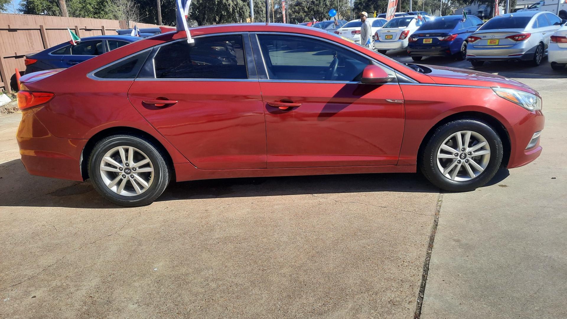 2015 Hyundai Sonata ECO (5NPE24AF7FH) with an 1.6L L4 DOHC 16V engine, 7-Speed Automatic transmission, located at 16710 Clay Rd., Houston, TX, 77084, (281) 859-7900, 29.834864, -95.656166 - Photo#2